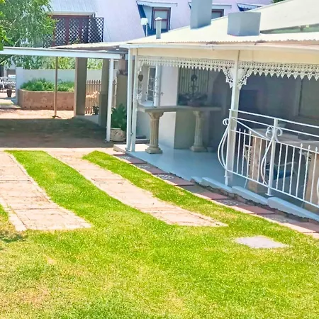 The Browns' Luxury Suites & Cottage Dullstroom Exterior photo