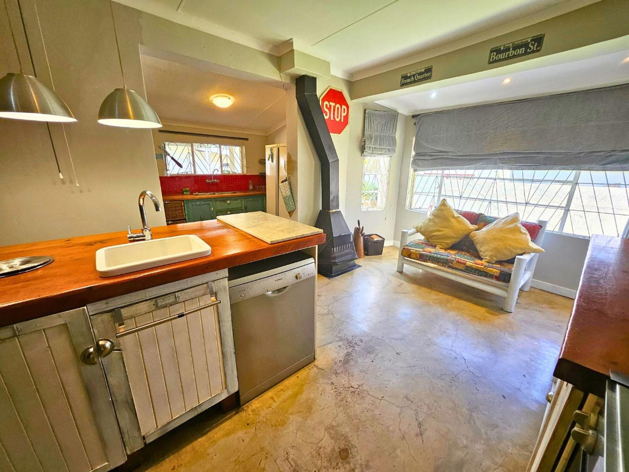 The Browns' Luxury & Apartment *